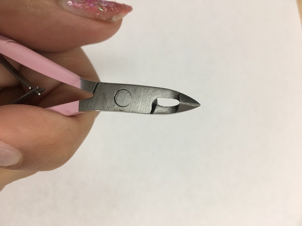 Pink cuticle nipper!~