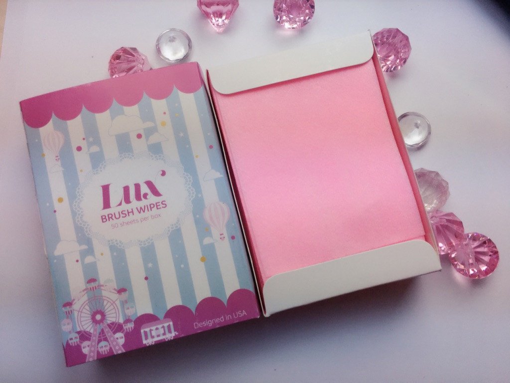 Lux Brush Wipe