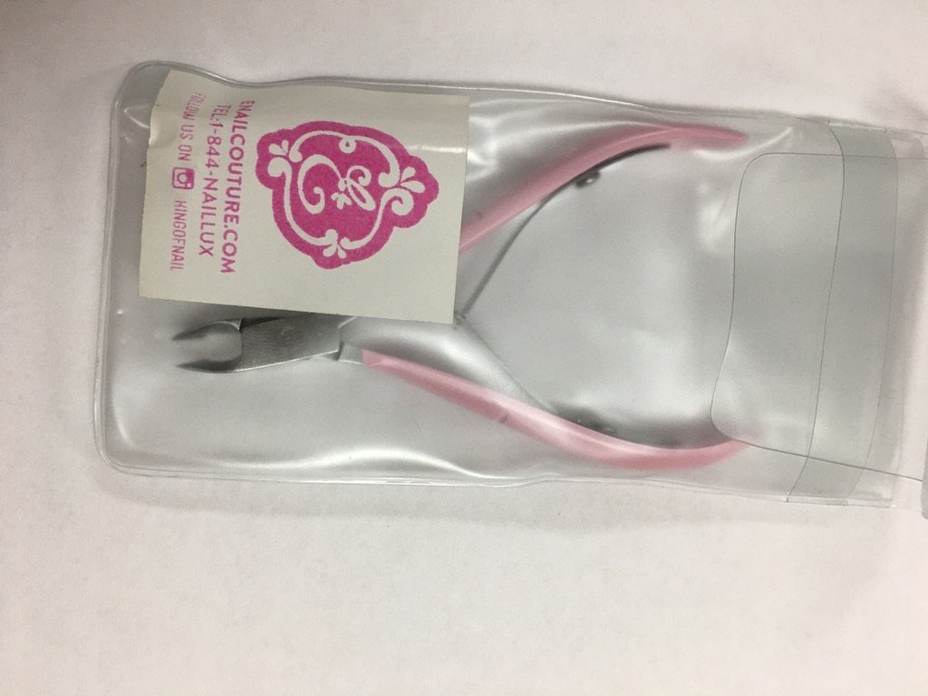 Pink cuticle nipper!~