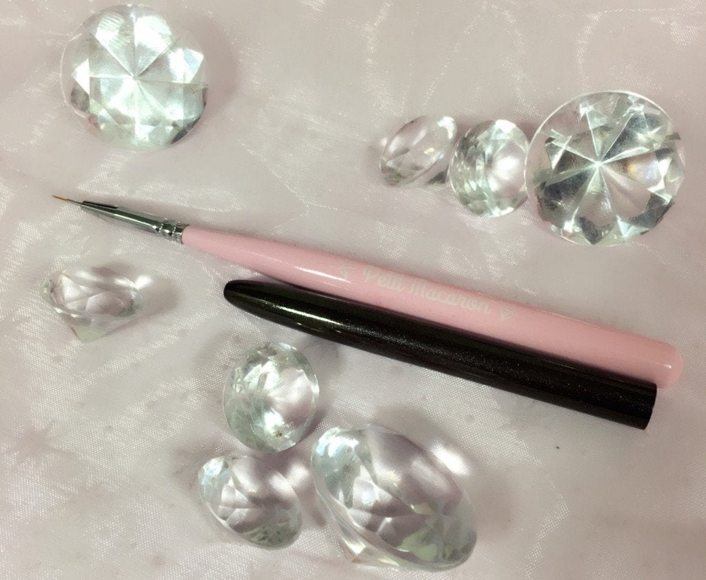 petit Macaroon,chocolate (sharp liner 0.03)